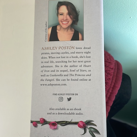 Ashley poston book - Picture 5 of 5